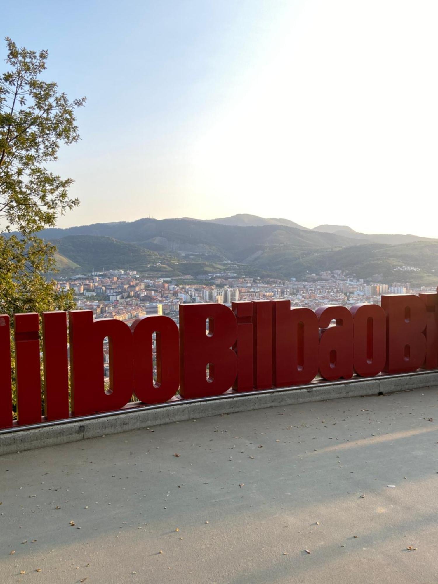 110 M2 Central Apartment In Abando Close To Guggenheim With Parking Bilbao Zewnętrze zdjęcie